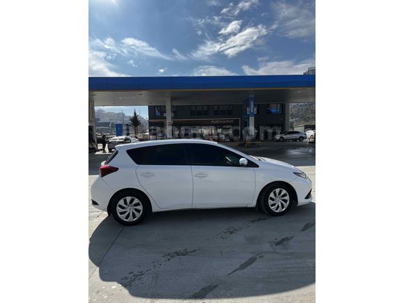 Sahibinden Toyota Auris 1.33 Life 2015 Model 