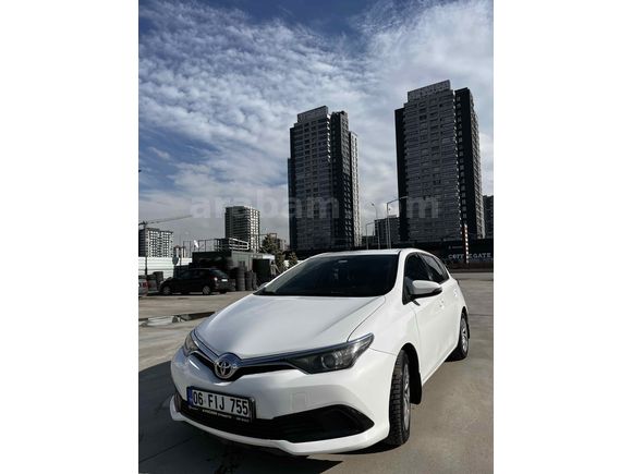 Sahibinden Toyota Auris 1.33 Life 2015 Model 
