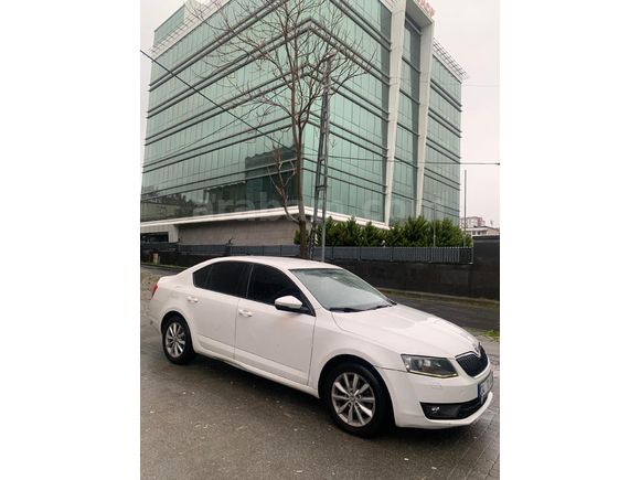 Sahibinden Skoda Octavia 1.6 TDI Style Cr full paket 2016 Model  159.000 km Beyaz