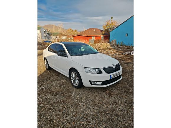 Öğretmenden Skoda Octavia 1.2 TSI Optimal 2015 Model