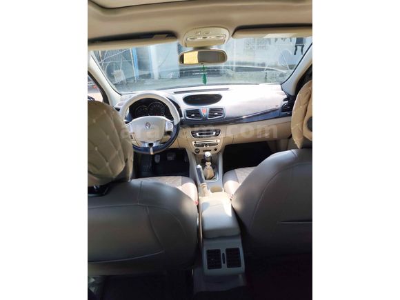 Renault Fluence 1.5 dCi Privilege 2011 Model 