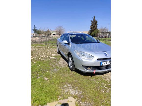 Renault Fluence 1.5 dCi Privilege 2011 Model 