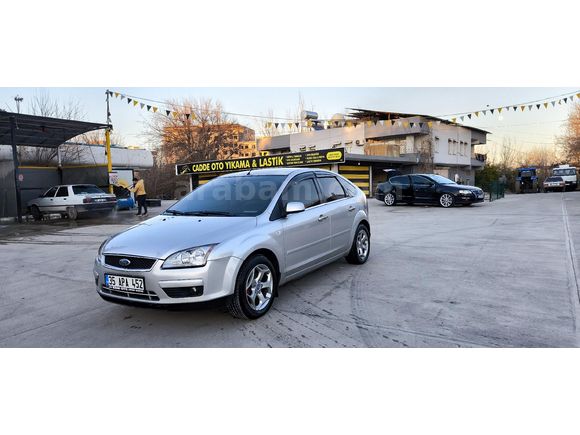 Sahibinden Ford Focus 1.6 TDCi Ghia 2006 Model  340.000 km Gri
