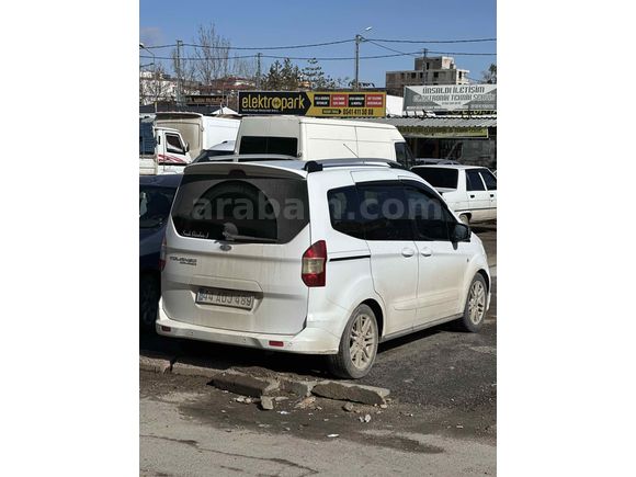Sahibinden Ford Tourneo Courier 1.6 TDCi Titanium Plus 2015 Model 