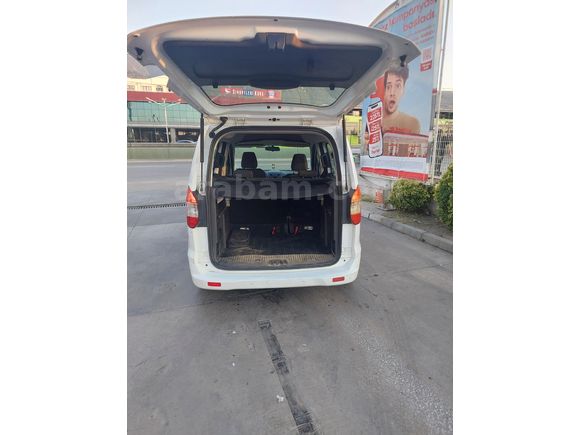 Sahibinden otomobil ruhsatlı Ford Tourneo Courier 1.5 TDCi Delux 2015 Model  452.000 km Beyaz