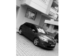 Sahibinden toyota auris   Değişensiz  parça boyalı aile aracı  dosta gider satılık.