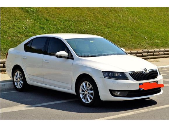 Sahibinden Skoda Octavia 1.6 TDI Style 2015 Model  266.000 km Beyaz