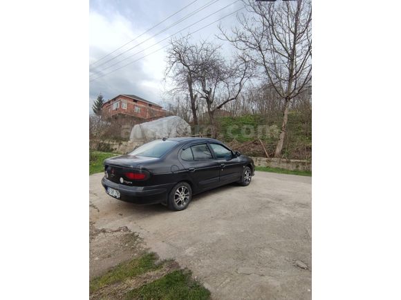 Sahibinden Renault Megane 1.6 RTE 1998 Model
