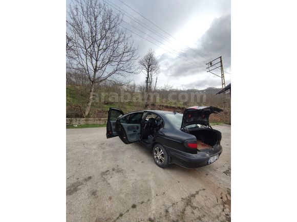 Sahibinden Renault Megane 1.6 RTE 1998 Model