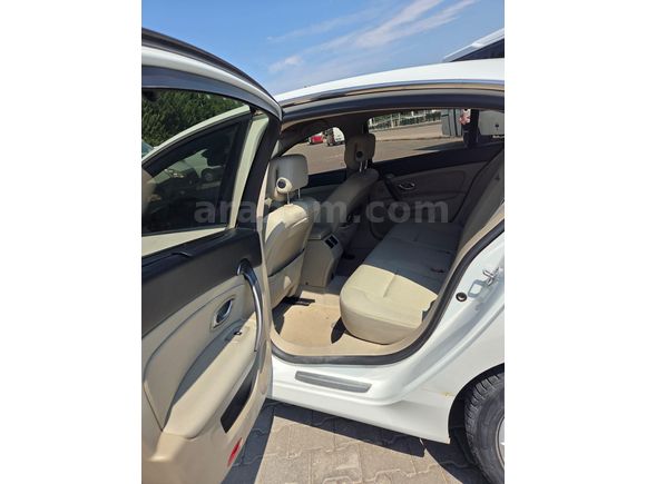 Sahibinden Renault Latitude 1.5 dCi Privilege 2012 Model  200.000 km Beyaz