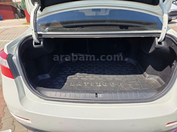 Sahibinden Renault Latitude 1.5 dCi Privilege 2012 Model  200.000 km Beyaz