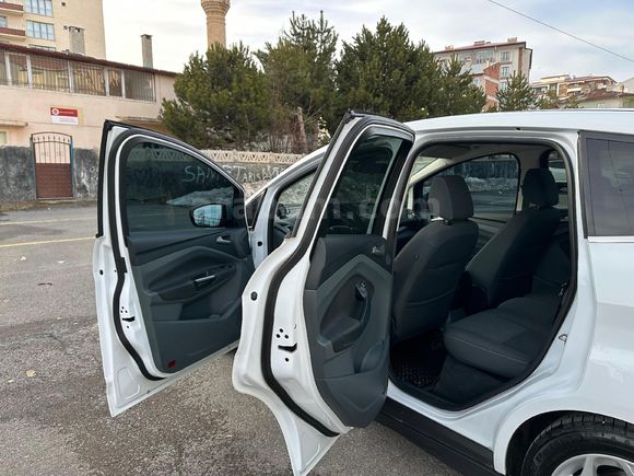 Sahibinden Ford C-Max 1.6 Trend 2013 Model  128.000 km Beyaz