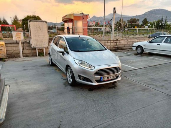Sahibinden Ford Fiesta 1.6 Titanium 2013 Model 