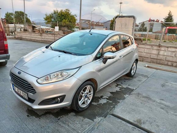 Sahibinden Ford Fiesta 1.6 Titanium 2013 Model 