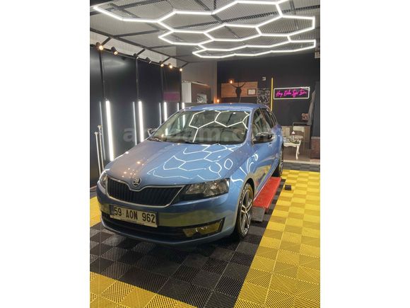 Sahibinden Skoda Rapid 1.2 TSI Spaceback Ambition 2015 Model  48.000 km Mavi (metalik)