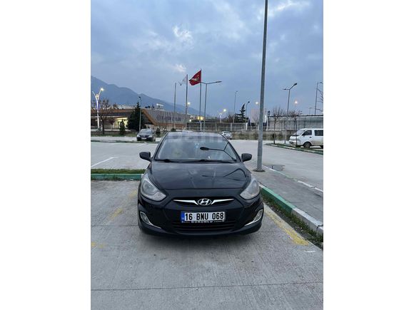 Sahibinden Hyundai Accent Blue 1.6 CRDI Biz 2012 Model Blue