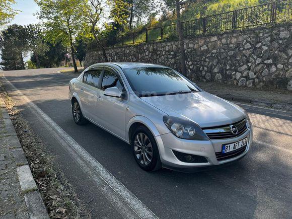 Sahibinden Opel Astra 1.6 Enjoy 111.Yıl 2011 Model