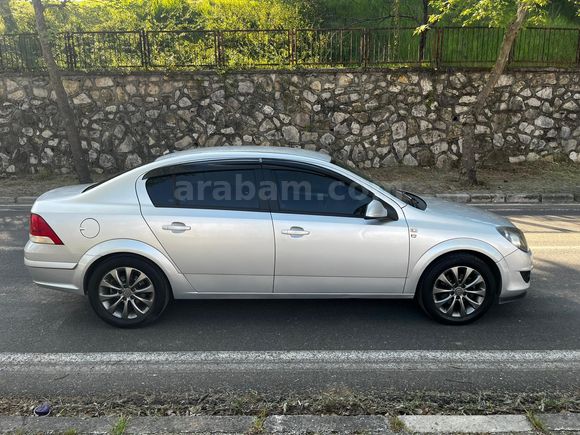 Sahibinden Opel Astra 1.6 Enjoy 111.Yıl 2011 Model
