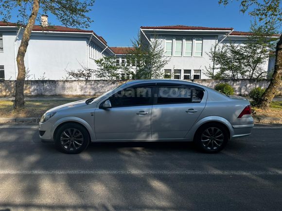 Sahibinden Opel Astra 1.6 Enjoy 111.Yıl 2011 Model