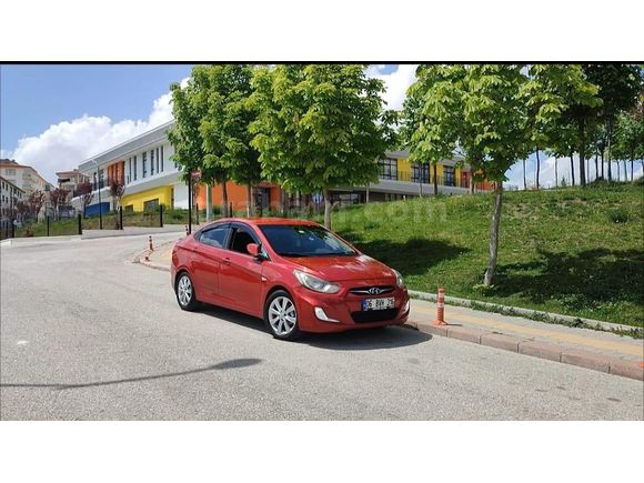 Sahibinden Hyundai Accent Blue 1.4 CVVT Mode Plus 2012 Model Ankara 214.000 km Kırmızı
