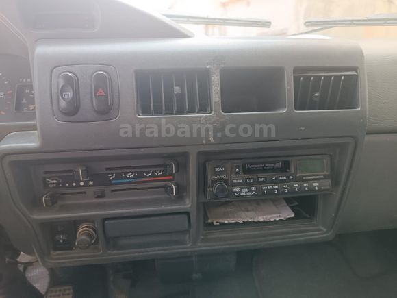 Sahibinden Mitsubishi L 300 Panel van 2005 Model  140.000 km Beyaz