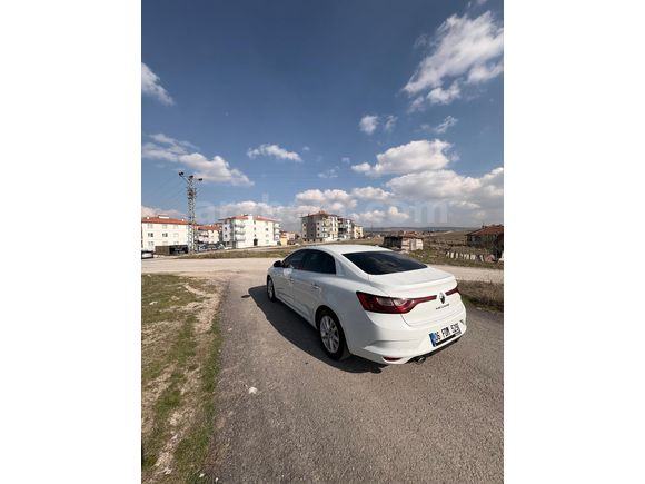 TEMİZ SAHİBİNDEN MEGANE 4 TOUCH+TESLA EKRAN