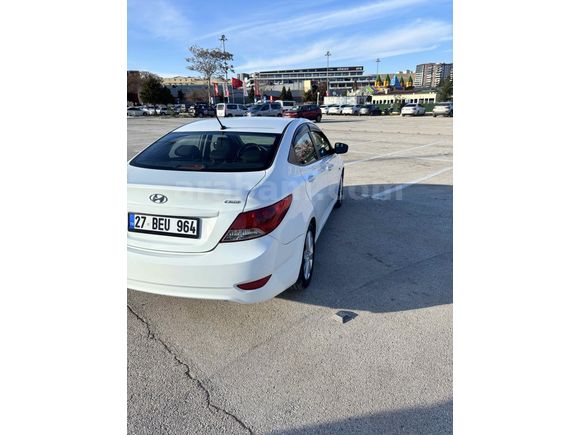 Sahibinden Hyundai Accent Blue 1.6 CRDI Mode Plus 2014 Model 