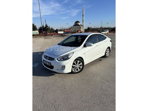 Sahibinden Hyundai Accent Blue 1.6 CRDI Mode Plus 2014 Model 