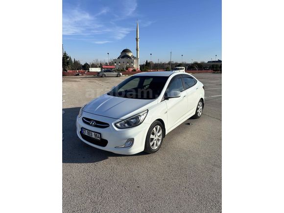 Sahibinden Hyundai Accent Blue 1.6 CRDI Mode Plus 2014 Model 