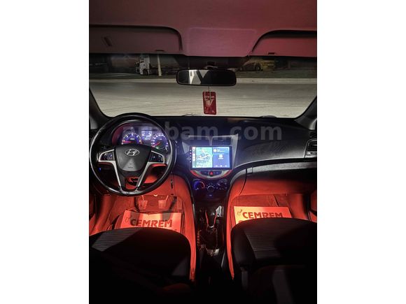 Sahibinden Hyundai Accent Blue 1.6 CRDI Mode Plus 2014 Model 