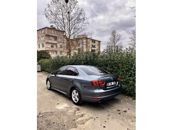 Sahibinden Volkswagen Jetta 1.6 TDi Highline 2013 Model İstanbul 133.000 km Füme