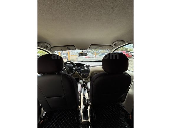 Sahibinden Ford Focus 1.6 Ghia 2005 Model