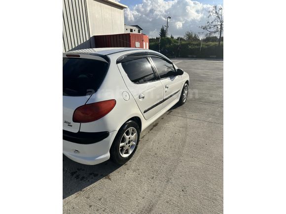 Sahibinden Peugeot 206 1.4 HDi X-line 2004 Model Hatay 240.000 km Beyaz