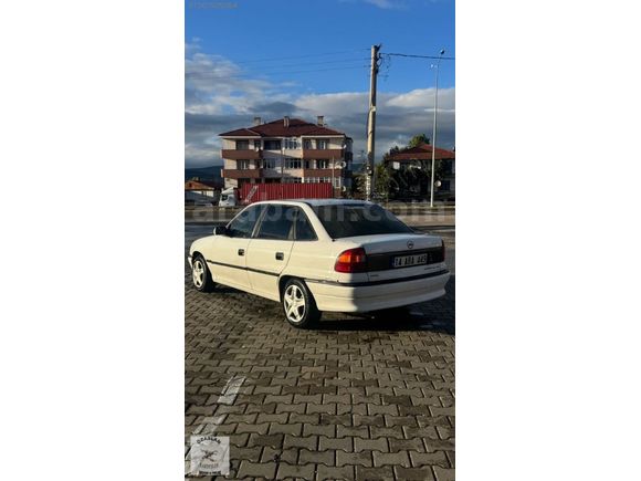 EMSALSİZ TEMİZLİKTE FULL BAKIMLI GÖRÜLMEYE DEĞER ARAÇ KLİMALI MO