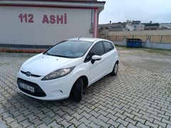 Memurdan,temiz,değişensiz,tramersiz  Fiesta 1.25 Trend 2011  90000 km