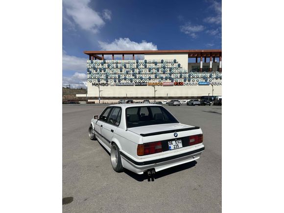 Sahibinden BMW 3 Serisi 318i Standart 1990 Model 