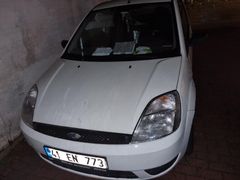 Sahibinden Ford Fiesta Van 1.4 TDCi 2005 Model  389.000 km Beyaz