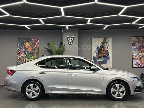 FLİES MOTORS'DAN 2024 130'BİN KM OCTAVİA 1.0TSİ ELİTE HATASIZ