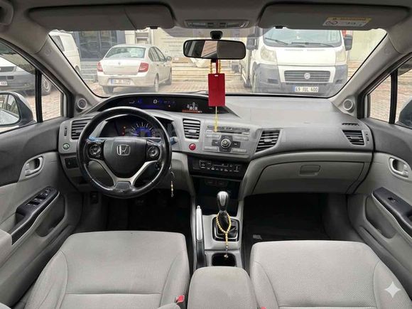 Sahibinden Honda Civic 1.6i VTEC ECO Elegance 2013 Model 