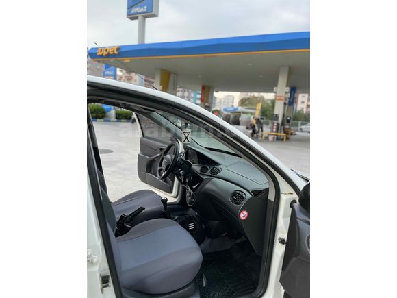 Sahibinden Ford Focus 1.6 Ambiente 2001 Model 