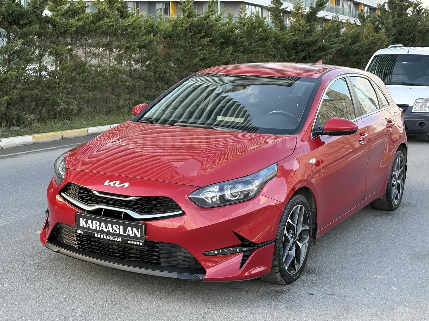 Galeriden Kia Ceed 1.0 T-GDI Cool 2022 Model İstanbul 68.000 km Kırmızı 3
