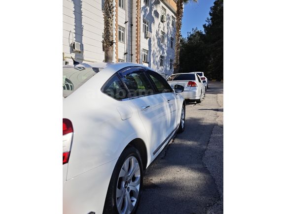 Sahibinden Citroen C5 1.6 e-HDi Executive 2012 Model  246.320 km Beyaz