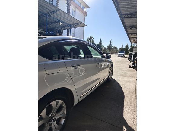 Sahibinden Citroen C5 1.6 e-HDi Executive 2012 Model  246.320 km Beyaz