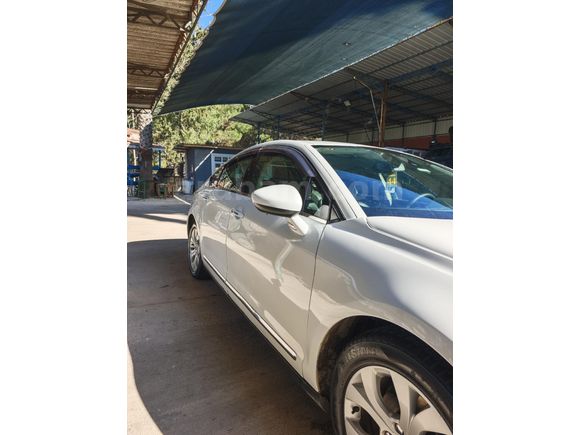 Sahibinden Citroen C5 1.6 e-HDi Executive 2012 Model  246.320 km Beyaz