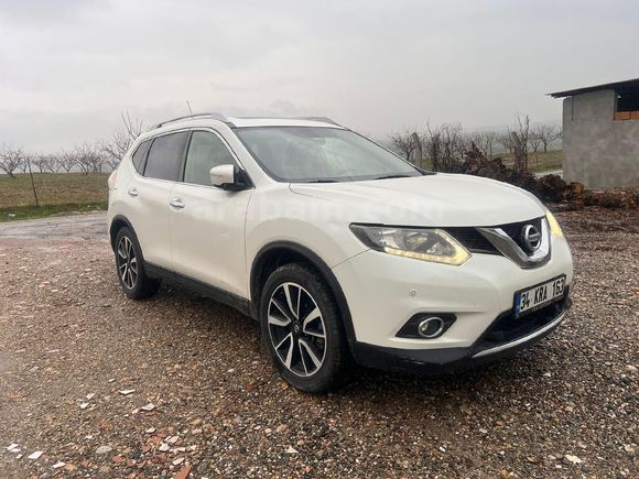 Sahibinden Nissan X-Trail 1.6 dCi Platinum 2015 Model  240.000 km Beyaz