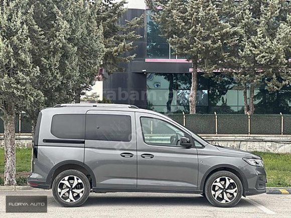 BOYASIZ 2023 Ford Tourneo Connect 2.0 Ecoblue Active CTavan 18KM