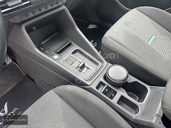 BOYASIZ 2023 Ford Tourneo Connect 2.0 Ecoblue Active CTavan 18KM