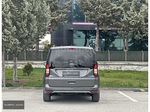 BOYASIZ 2023 Ford Tourneo Connect 2.0 Ecoblue Active CTavan 18KM