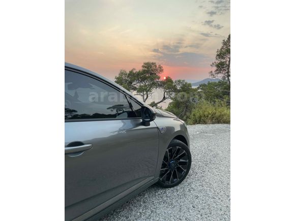 Sahibinden Renault Clio 1.0 TCe Techno Esprit Alpine 2023 Model 