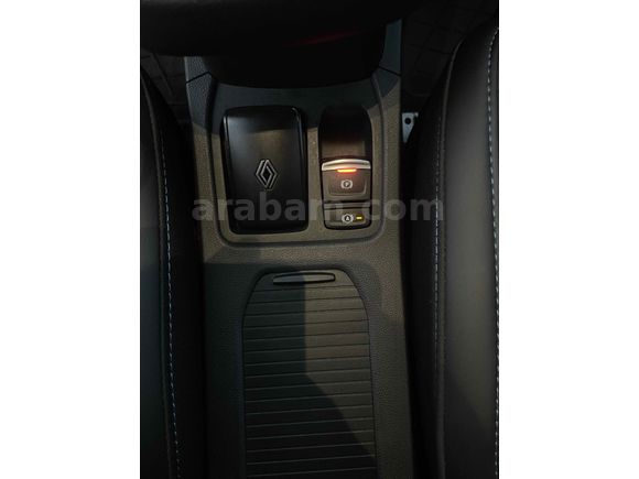 Sahibinden Renault Clio 1.0 TCe Techno Esprit Alpine 2023 Model 